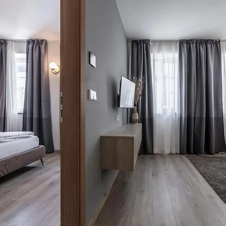 Cooper L Tivoli Bozen